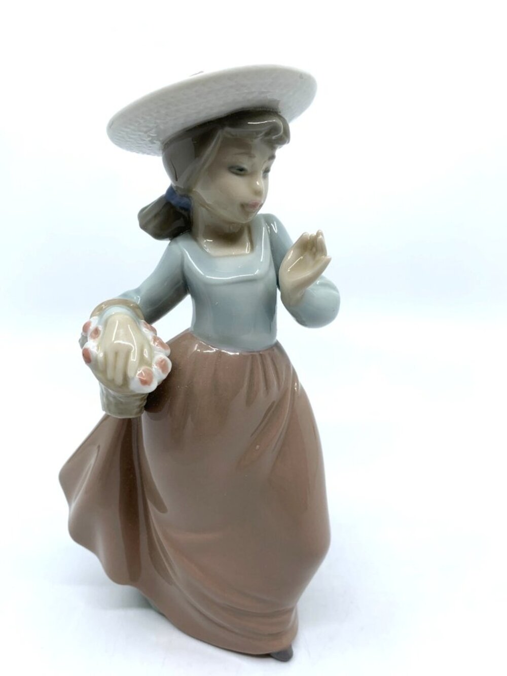 Retired NAO by Lladro #1087 Out For A Stroll Porcelain Figurine Spain 7” Vtg